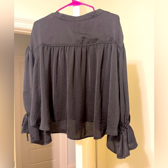 Black Top - Picture 2 of 3